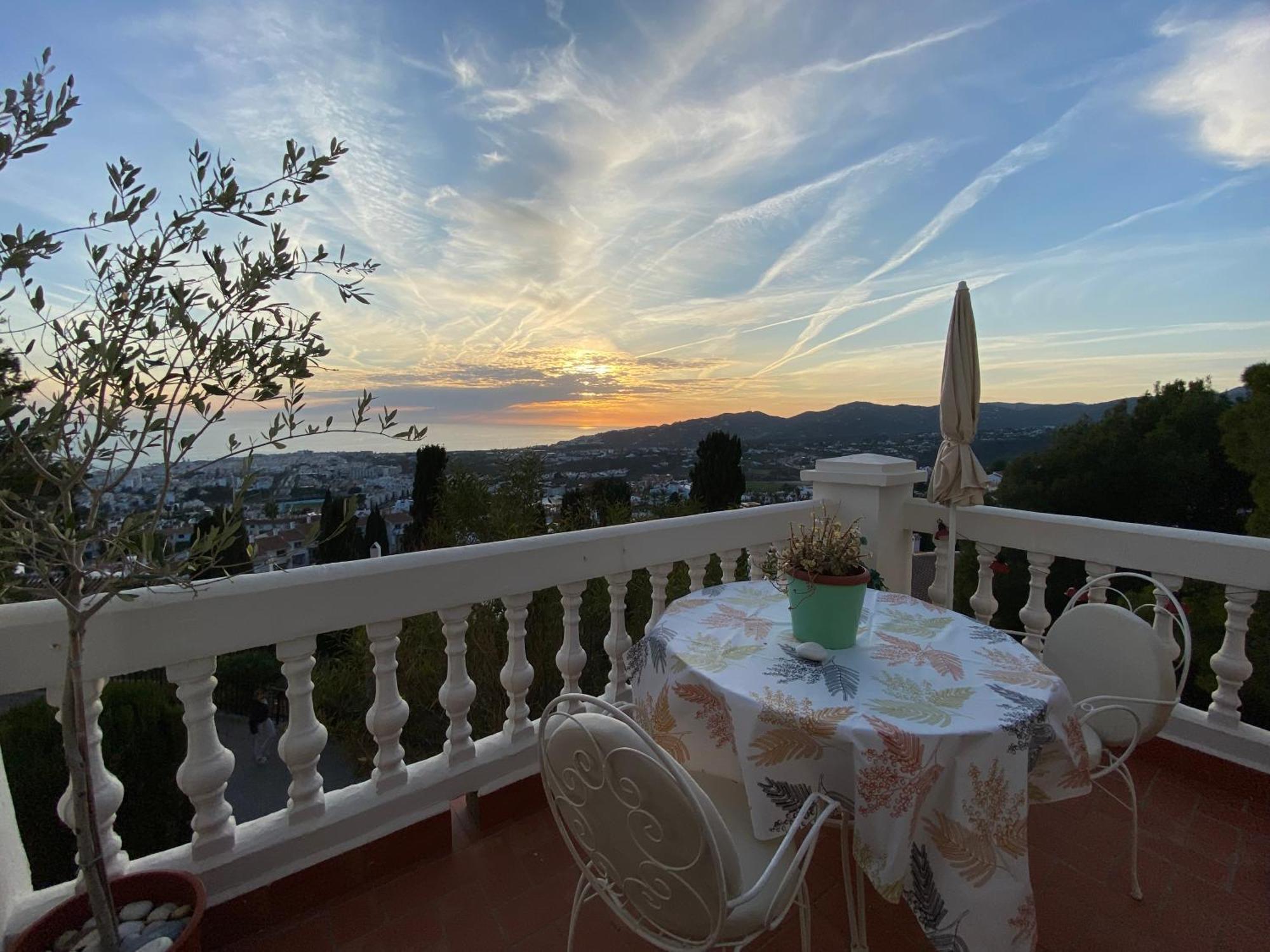 Precioso Apartamento Mandarinos Con Vistas Al Mar เนร์คา ภายนอก รูปภาพ
